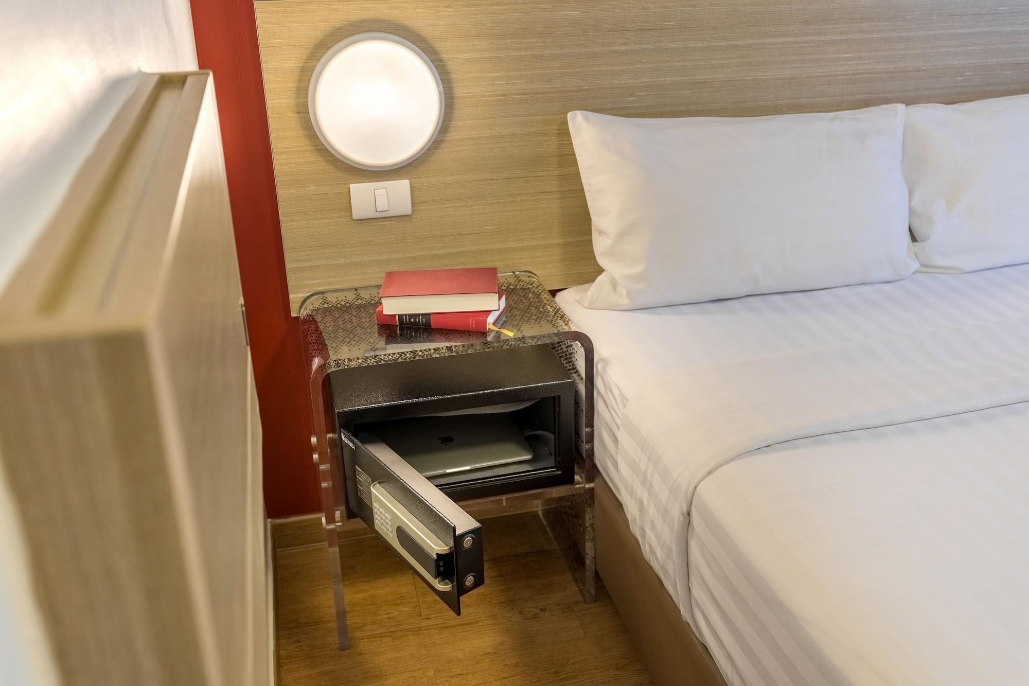 Red Planet Bangkok Asoke - Sha Extra Plus Exterior photo