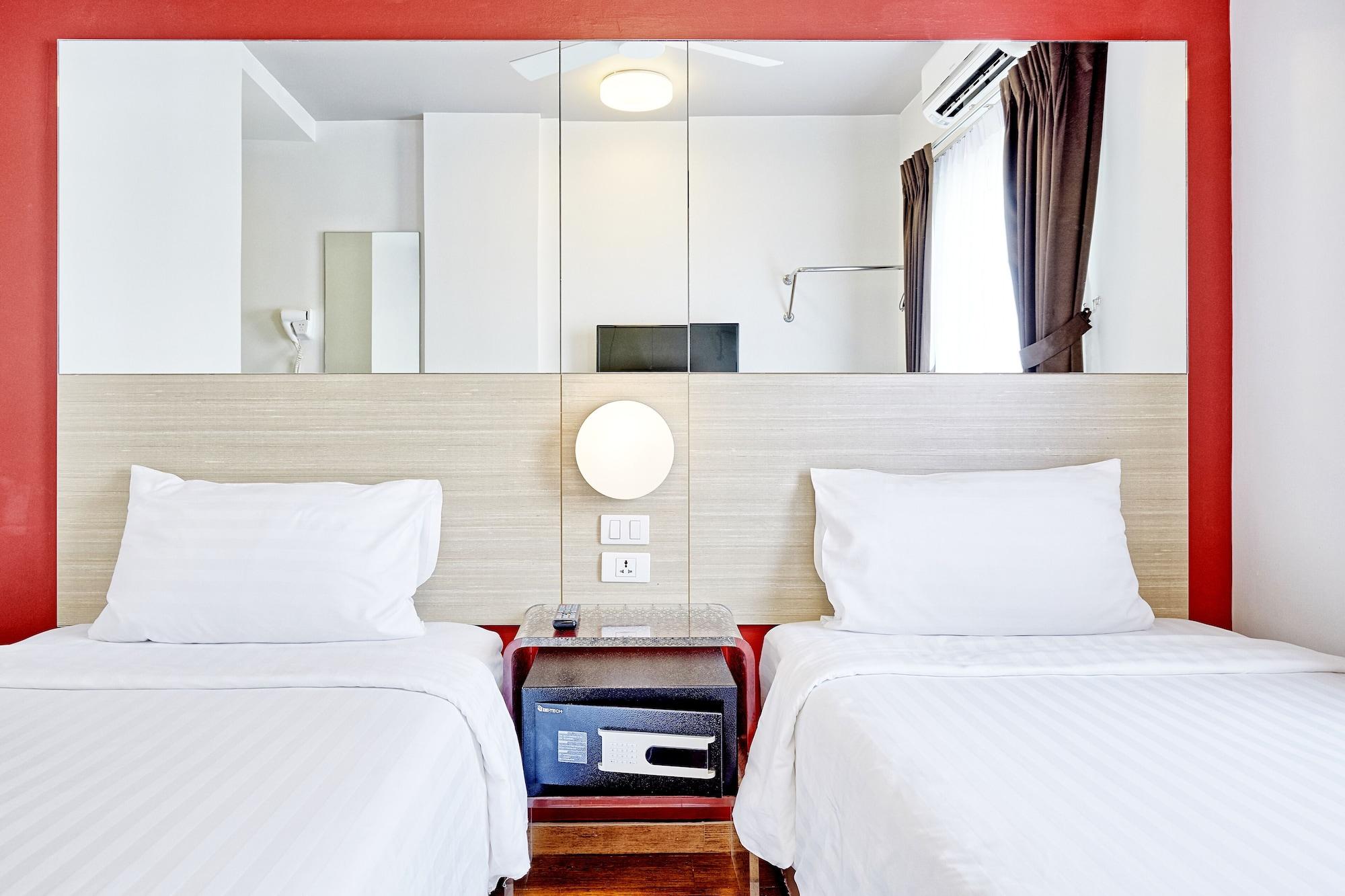 Red Planet Bangkok Asoke - Sha Extra Plus Exterior photo