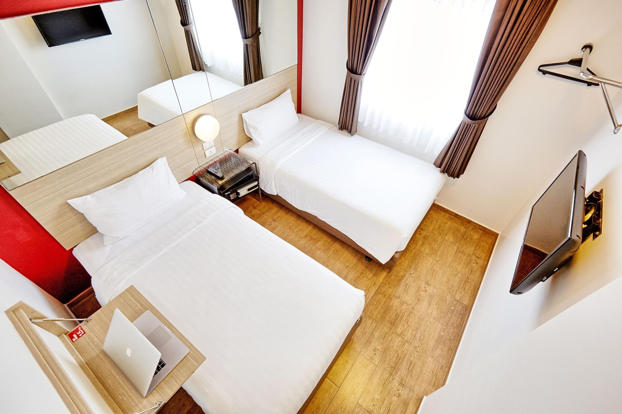 Red Planet Bangkok Asoke - Sha Extra Plus Exterior photo