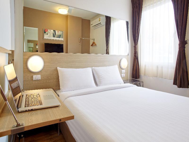 Red Planet Bangkok Asoke - Sha Extra Plus Exterior photo
